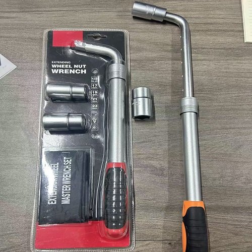 Self-locking Telescoping Tyre Wrench