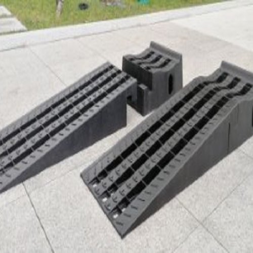 DETACHABLE CAR RAMP