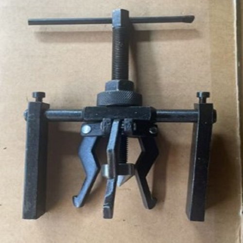 THREE-JAW PILOT BEARING PULLER