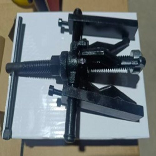 THREE-JAW PILOT BEARING PULLER
