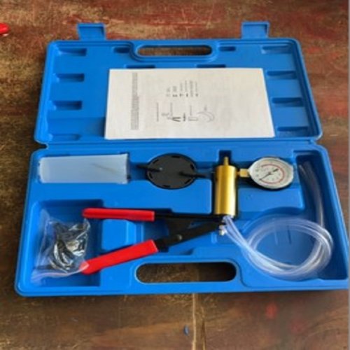 Hand-held vacuum pump